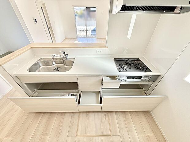 【キッチン】■家族の絆を深める、温もりのあるキッチン