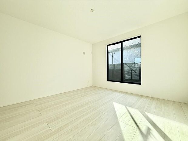 【寝室】■家具をうまく配置すれば広々とした空間を使い動きやすく、リラックスした時間が過ごせます