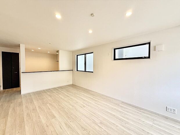 【ダイニング】■ふとした瞬間に幸せを感じる、心地よい場所