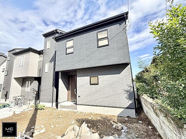 【現地外観写真】■家族みんなが笑顔で過ごせる、安心感のある住まい