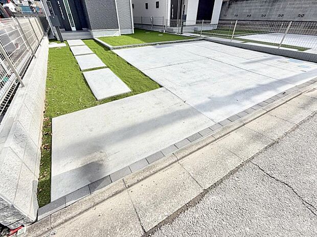 【駐車場】■自宅にある駐車スペースなので安心ですね