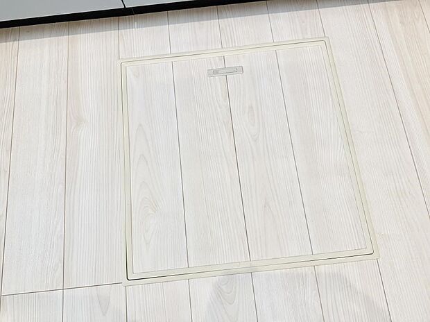 【床下収納】■隠れた収納スペースで家全体がスッキリ