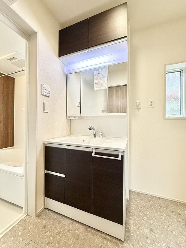 【洗面台・洗面所】■朝の準備がスムーズにできる広さです