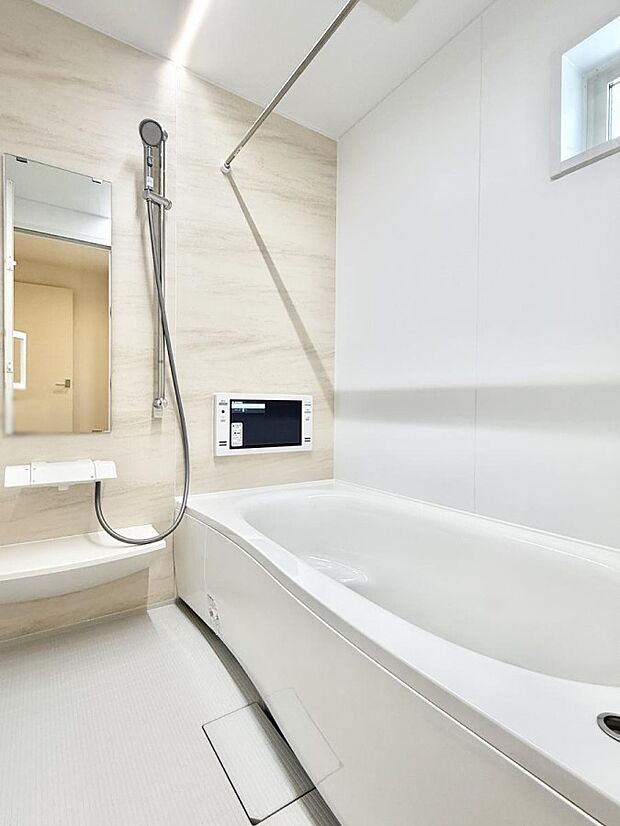 【浴室】■一日の疲れを癒す、心落ち着く空間です