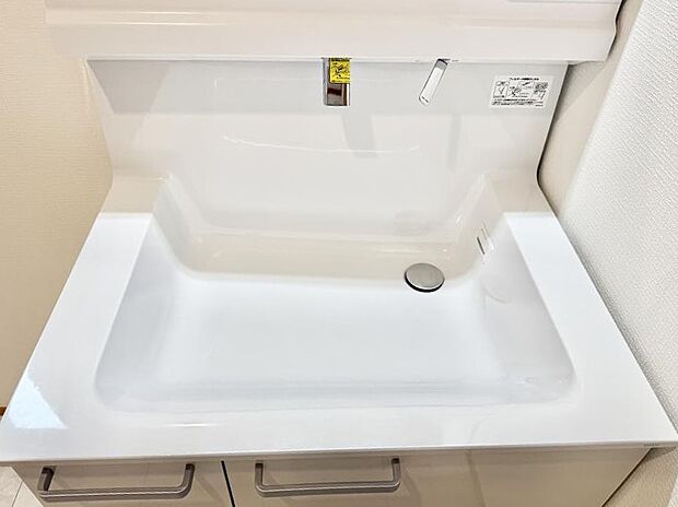 【ハンドシャワー付洗面台】■手洗いや顔を洗う時も快適に使える便利なシャワー