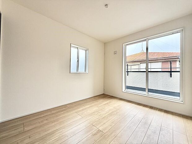 【寝室】■家具をうまく配置すれば広々とした空間を使い動きやすく、リラックスした時間が過ごせます