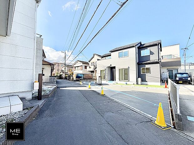 【前面道路含む現地写真】■優雅なラインが、毎日を引き立てます