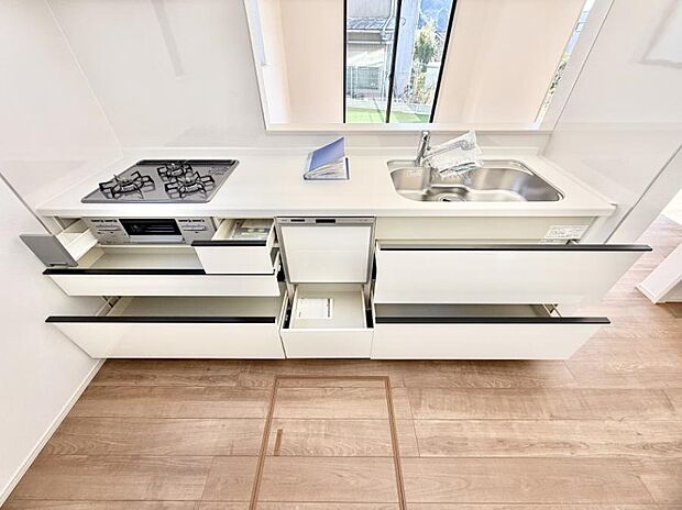 【キッチン】■シンプルで機能的、毎日使いやすいキッチン