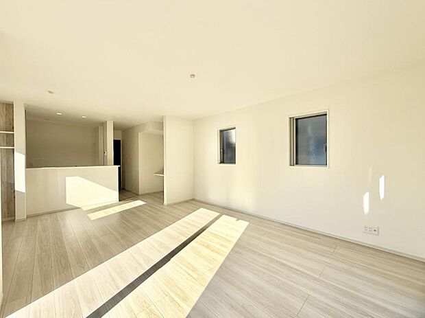 【リビング】■くつろぎと笑顔が集まる、心温まるリビング