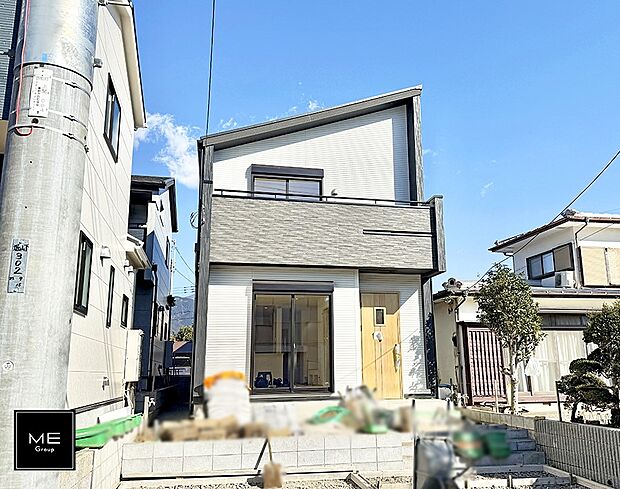 【現地外観写真】■暮らしを彩る充実した設備仕様が備わった住まい