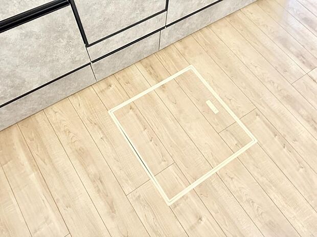 【床下収納】■隠れた収納スペースで家全体がスッキリ