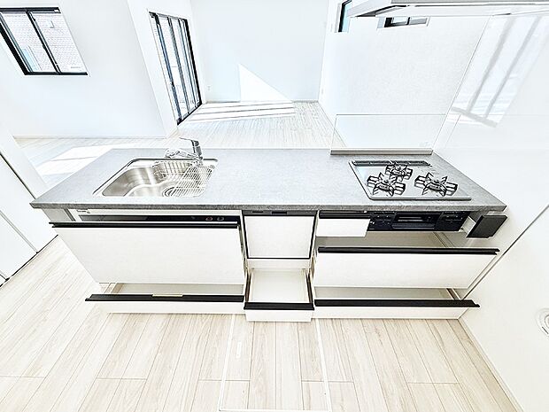 【キッチン】■家族の絆を深める、温もりのあるキッチン