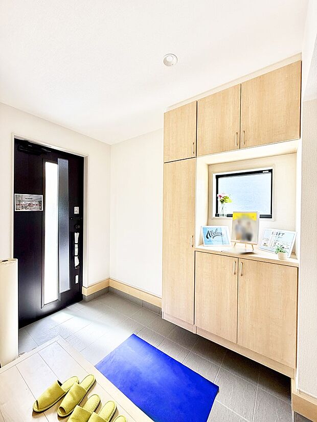 【玄関】■ シンプルで美しく、快適な暮らしの入り口