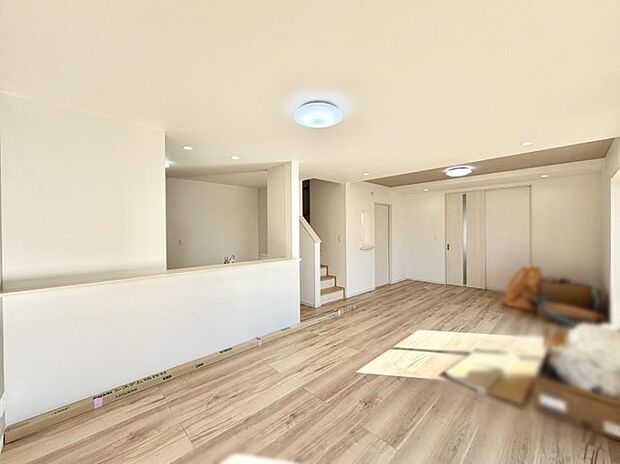 【リビング】■くつろぎと笑顔が集まる、心温まるリビング