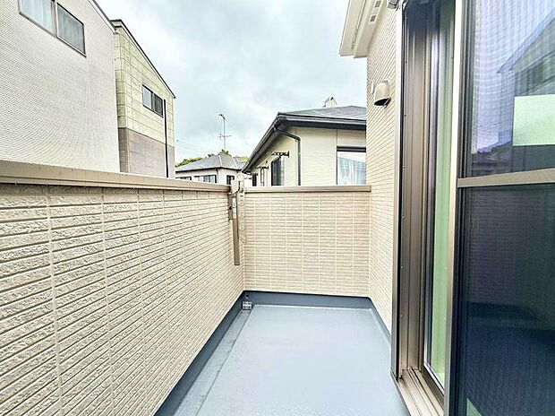 【バルコニー】■ 自然を身近に感じる、開放的なバルコニー