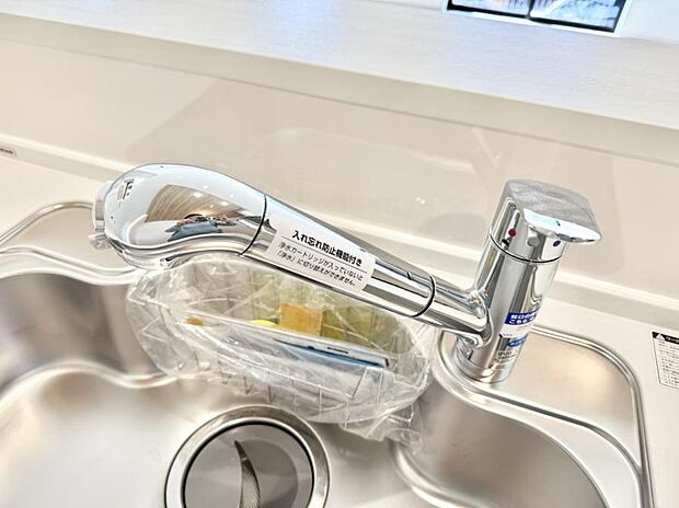 【浄水器】■清潔でおいしい水を手軽に供給してくれます