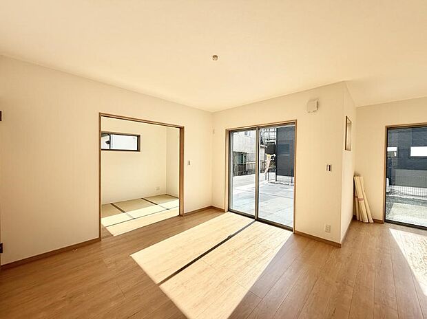 【リビングダイニング】■シンプルだけど贅沢、大切な人と過ごす心がほどける空間