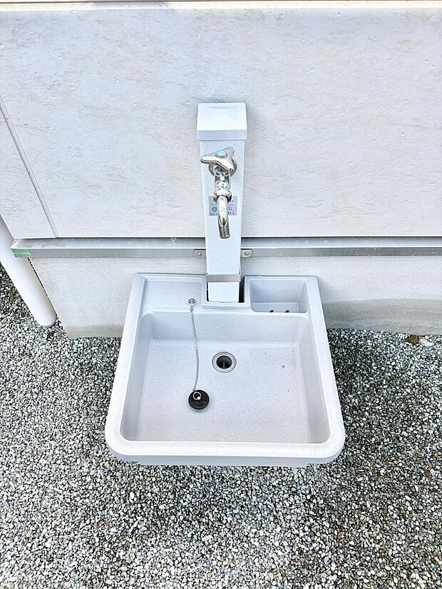 【その他現地】■ガーデニングや洗車などの際に大活躍な屋外立水栓