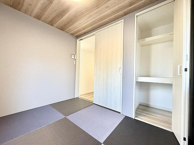 【リビング以外の居室】■清潔感あふれるお部屋で毎日を快適に過ごせます