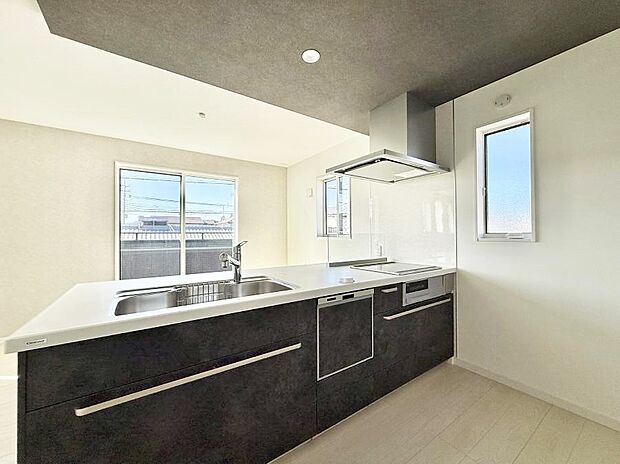 【キッチン】■家族の絆を深める、温もりのあるキッチン