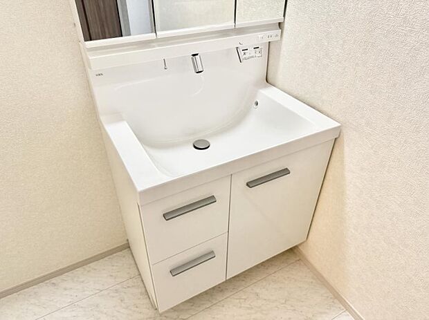 【ハンドシャワー付洗面台】■手洗いや顔を洗う時も快適に使える便利なシャワー