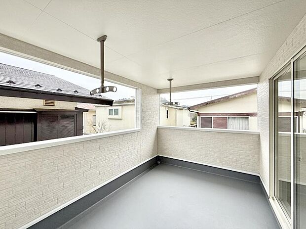 【バルコニー】■ 空を眺めながら、ほっと一息つける特別な空間