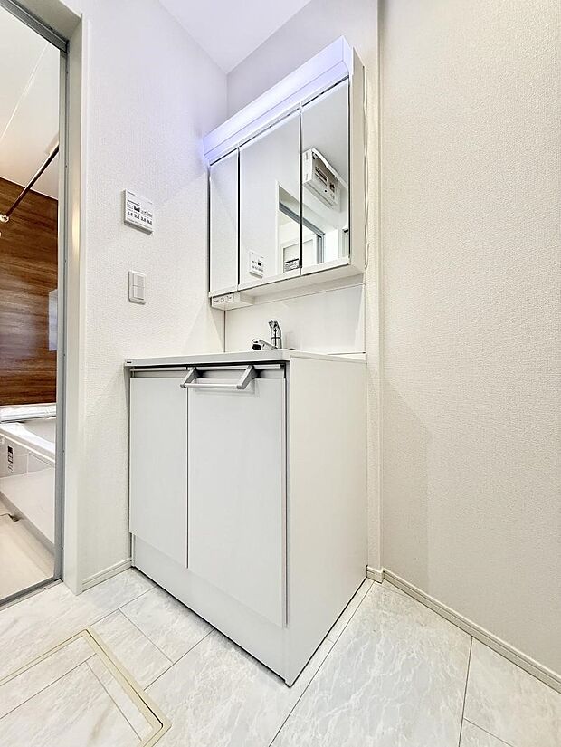 【洗面台・洗面所】■朝の準備がスムーズにできる広さです