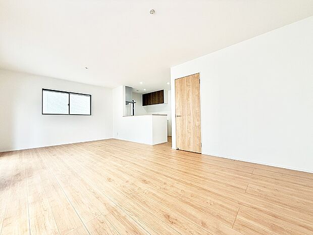 【リビング】■家族の時間を彩る、快適で癒される空間