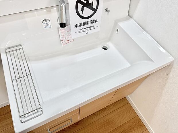 【ハンドシャワー付洗面台】■手洗いや顔を洗う時も快適に使える便利なシャワー