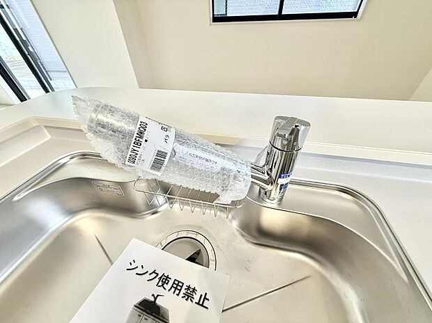 【浄水器】■清潔でおいしい水を手軽に供給してくれます