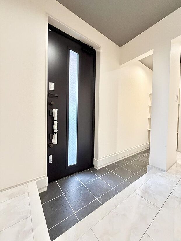 【玄関】■ ここから始まる一日、すっきり整った玄関