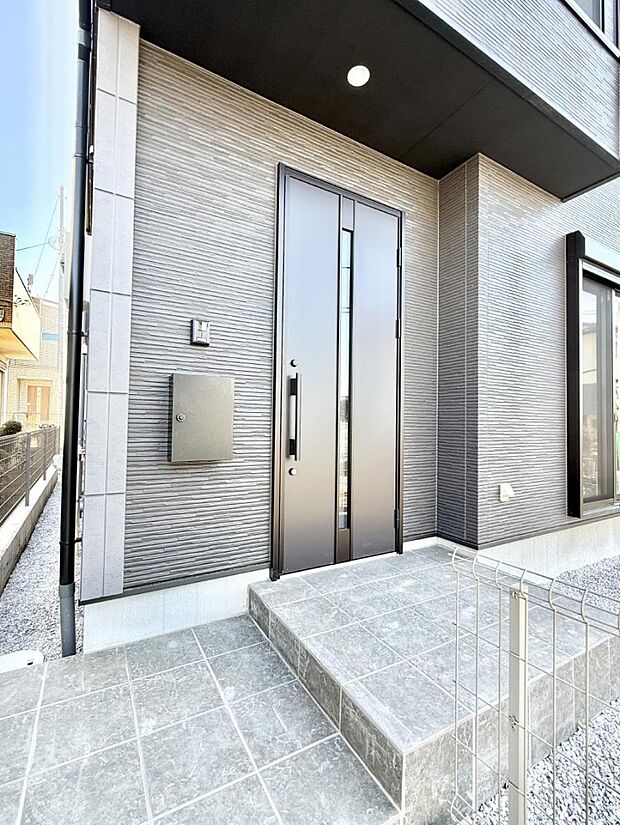 【玄関】■暮らしを彩る充実した設備仕様が備わった住まい