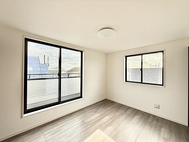 【洋室】■自分だけのスペース どんなお部屋にするかとっても楽しみですね