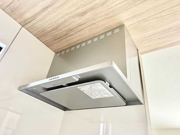 【レンジフード】■調理時の蒸気や匂いが換気扇に誘導され、効率的に排煙ができます。