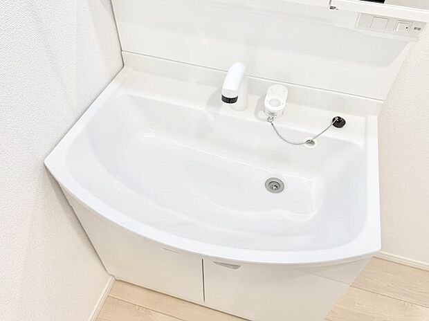 【ハンドシャワー付洗面台】■手洗いや顔を洗う時も快適に使える便利なシャワー