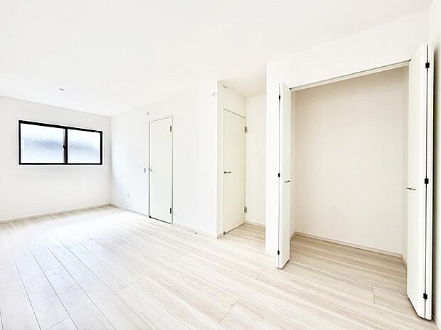 【リビング以外の居室】■落ち着いた雰囲気のお部屋で心が安らぐ空間