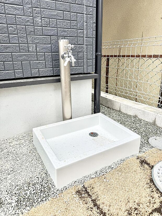 【その他現地】■ガーデニングや洗車などの際に大活躍な屋外立水栓  