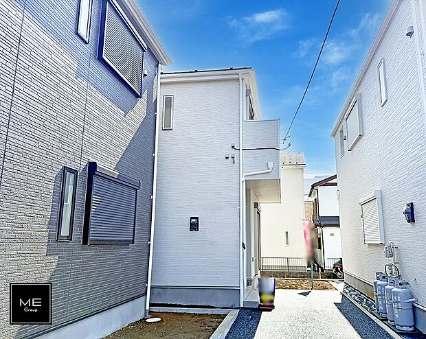 【現地外観写真】■家族みんなが笑顔で過ごせる、安心感のある住まい