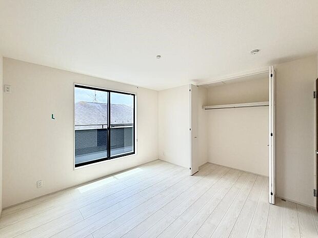 【洋室】■自分だけのスペース どんなお部屋にするかとっても楽しみですね