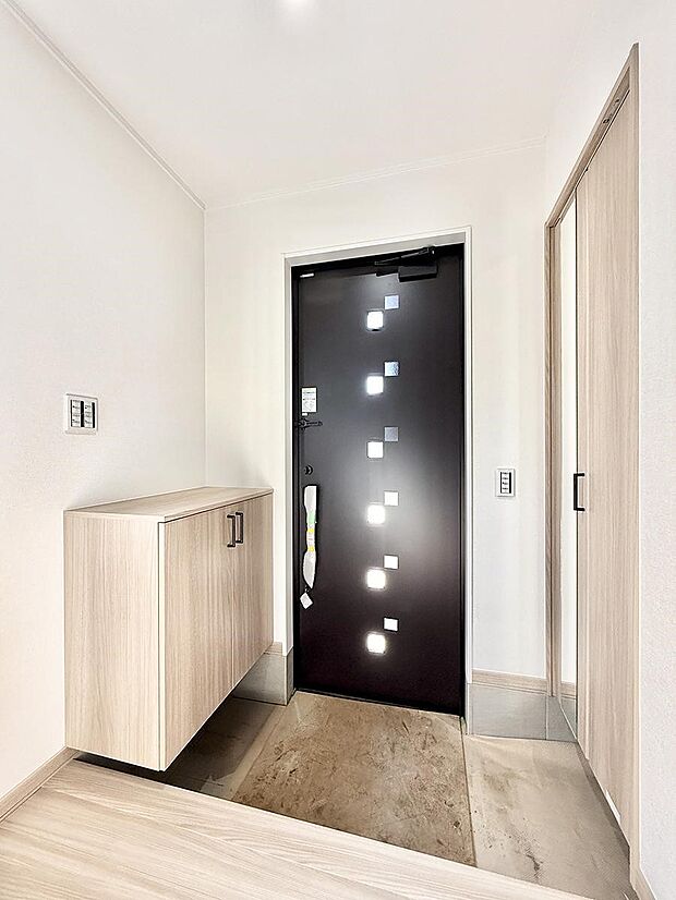 【玄関】■ ここから始まる一日、すっきり整った玄関