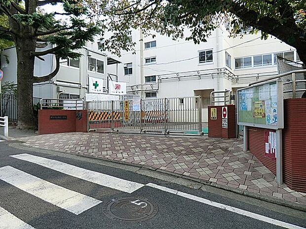 横浜市立寺尾小学校（約220m・徒歩3分）
