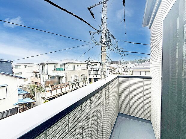 【バルコニー】■ 空を眺めながら、ほっと一息つける特別な空間