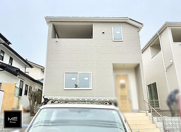 【現地外観写真】■暮らしを彩る充実した設備仕様が備わった住まい