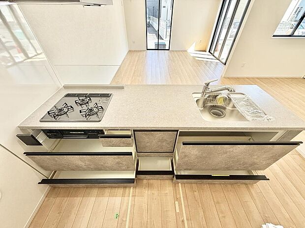 【キッチン】■アイデア広がる、クリエイティブな料理空間