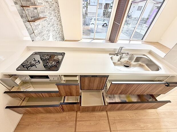 【キッチン】■アイデア広がる、クリエイティブな料理空間