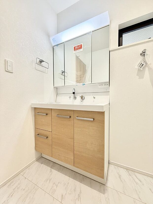 【洗面台・洗面所】■朝の準備がスムーズにできる広さです