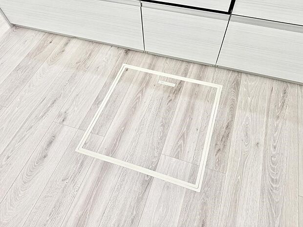 【床下収納】■隠れた収納スペースで家全体がスッキリ