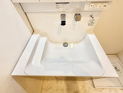 ハンドシャワー付洗面台