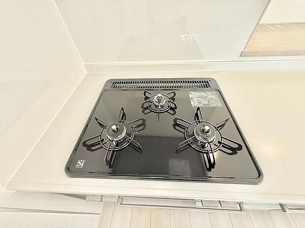 【3口ガスコンロ】■一度に多くの料理ができ便利で効率的