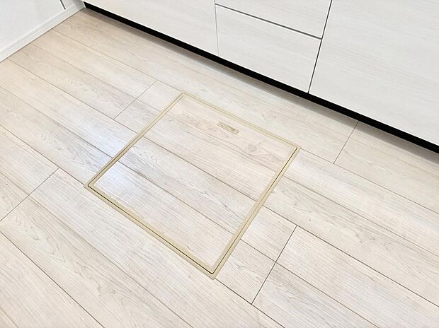 【床下収納】■隠れた収納スペースで家全体がスッキリ